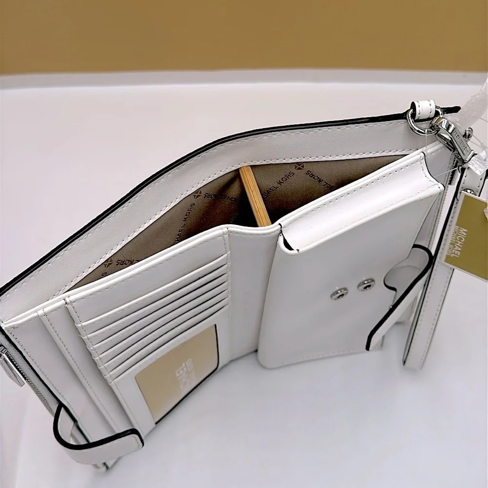 MICHAEL KORS Large Signature Chain Shoulder Tote Bag & Large Wristlet
Dragonfrui - Picture 13 of 16